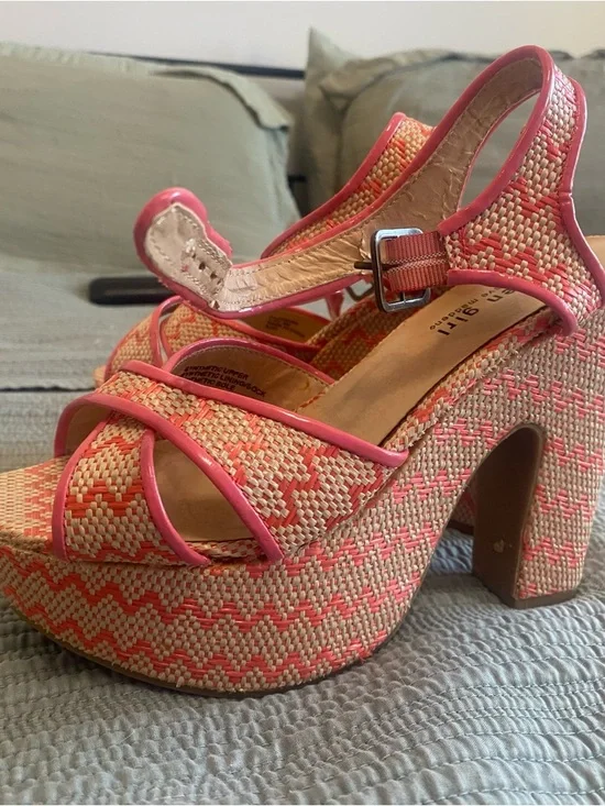 Madden Girl Coral Pink Woven Platform Sandals - Picture 2 of 7